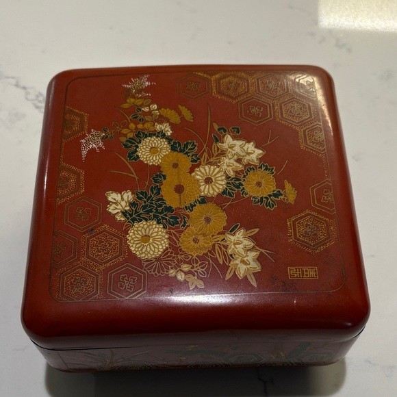 Red Floral Decorative Box - Picture 2 of 7